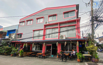 *****อาคารพาณิชย์มือสอง ซอยภูมิจิตร พระราม4 หลังมุม เนื้อที่กว้าง 11.90 ตร.ว. ฟังก์ชัน 3 ห้องนอน 3 ห้องน้ำ ขายพร้อมคนเช่า เหมาะกับทำธุรกิจเปิดกิจการ บนทำเลเมือง เดินทางสะดวก เชื่อมต่อหลากหลายเส้นทาง ทั้ง ถนนพระราม4 ถนนสุขุมวิท ใกล้โครงการรถไฟฟ้าสายสีเขียว "สถานีพระขโนง"