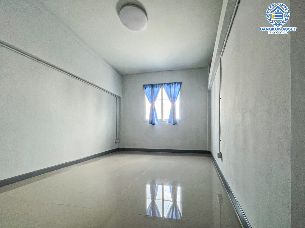 *****อาคารพาณิชย์มือสอง 3 ชั้น ซอยภูมิจิตร พระราม4 เนื้อที่กว้าง 26 ตร.ว. ฟังก์ชัน 10 ห้องนอน 10 ห้องน้ำ ขายพร้อมคนเช่า เหมาะกับทำธุรกิจเปิดกิจการ บนทำเลเมือง เดินทางสะดวก เชื่อมต่อหลากหลายเส้นทาง ทั้ง ถนนพระราม4 ถนนสุขุมวิท ใกล้โครงการรถไฟฟ้าสายสีเขียว "สถานีพระขโนง"