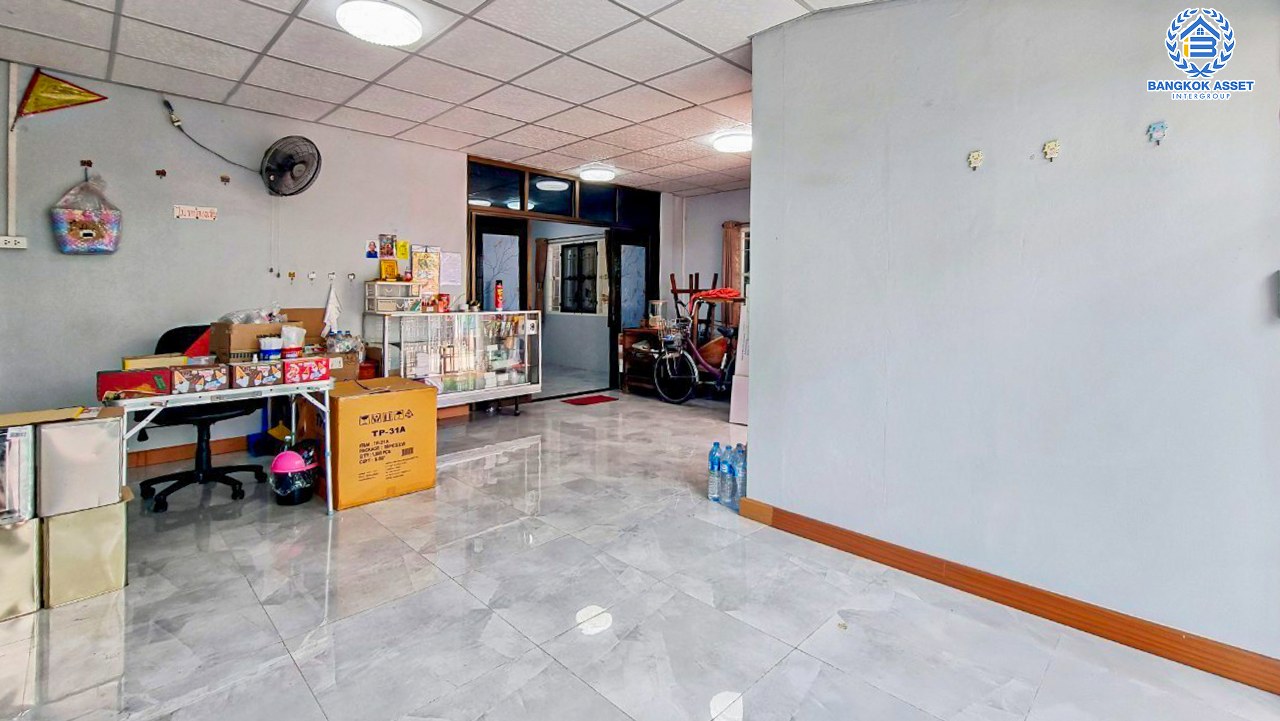 *****บ้านแฝดมือสองนนทบุรี โครงการ บัวทองธานีปาร์ค กาญจนาภิเษก หลังมุม! เนื้อที่กว้าง 35.7 ตร.ว. ฟังก์ชัน 3 ห้องนอน 2 ห้องน้ำ บ้านพร้อมอยู่ สามารถทำกิจกรรมค้าขายในบ้านได้ บนทำเลแห่งการเดินทาง เชื่อมต่อถนนกาญจนาภิเษก ใกล้รถไฟฟ้าสายสีม่วง "สถานีคลองบางไผ่" จองเลย!