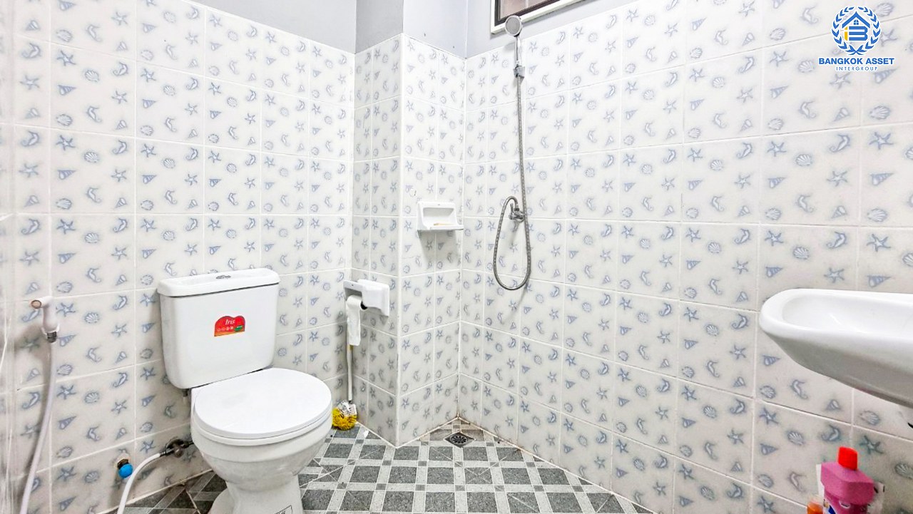 *****บ้านแฝดมือสองนนทบุรี โครงการ บัวทองธานีปาร์ค กาญจนาภิเษก หลังมุม! เนื้อที่กว้าง 35.7 ตร.ว. ฟังก์ชัน 3 ห้องนอน 2 ห้องน้ำ บ้านพร้อมอยู่ สามารถทำกิจกรรมค้าขายในบ้านได้ บนทำเลแห่งการเดินทาง เชื่อมต่อถนนกาญจนาภิเษก ใกล้รถไฟฟ้าสายสีม่วง "สถานีคลองบางไผ่" จองเลย!