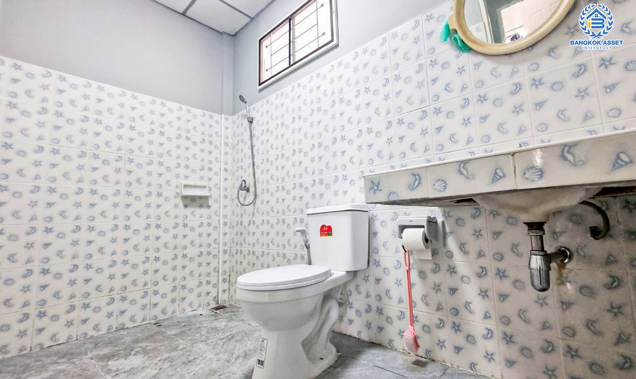 *****บ้านแฝดมือสองนนทบุรี โครงการ บัวทองธานีปาร์ค กาญจนาภิเษก หลังมุม! เนื้อที่กว้าง 35.7 ตร.ว. ฟังก์ชัน 3 ห้องนอน 2 ห้องน้ำ บ้านพร้อมอยู่ สามารถทำกิจกรรมค้าขายในบ้านได้ บนทำเลแห่งการเดินทาง เชื่อมต่อถนนกาญจนาภิเษก ใกล้รถไฟฟ้าสายสีม่วง "สถานีคลองบางไผ่" จองเลย!