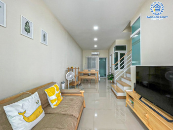 *****ทาวน์เฮ้าส์มือสอง โครงการ โกลเด้นทาวน์ เพชรเกษม81 เนื้อที่กว้าง 16.20 ตร.ว. ฟังก์ชัน 3 ห้องนอน 2 ห้องน้ำ 1 ที่จอดรถ บ้านสภาพเหมือนใหม่ พร้อมเข้าอยู่ บนทำเลใกล้เมืองเดินทางสะดวก เชื่อมต่อถนนเพชรเกษม ถนนพุทธมณฑลสาย3 ถนนบางบอน ใกล้รถไฟฟ้าสายสีน้ำเงิน "สถานีหลักสอง"