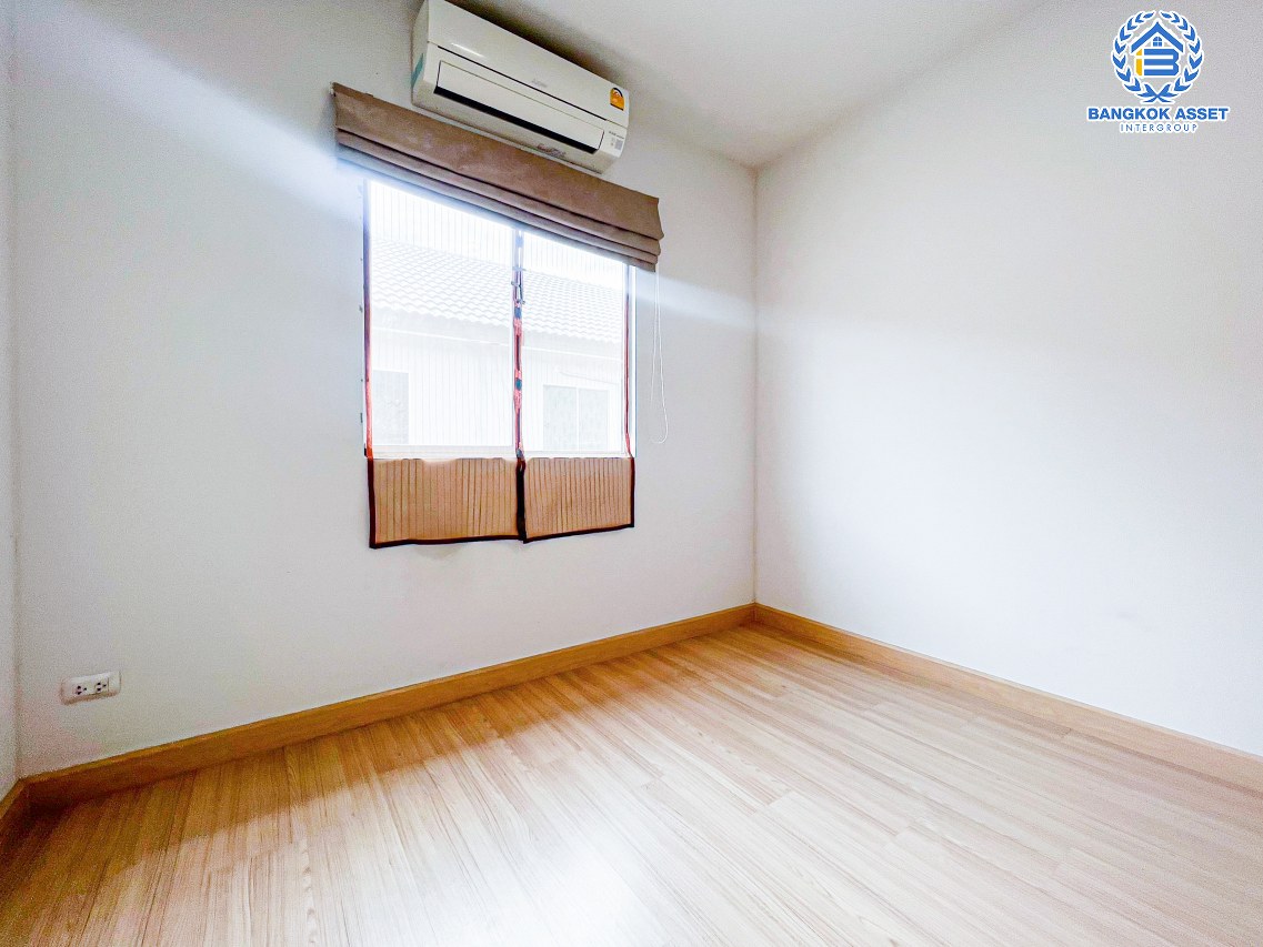 *****ทาวน์เฮ้าส์มือสองปทุมธานี โครงการ พฤกษาวิลล์84 พหลโยธิน เนื้อที่เกือบ 20 ตร.ว. ฟังก์ชัน 3 ห้องนอน 2 ห้องน้ำ 1 ที่จอดรถ บ้านสภาพดี บนทำเลดี เชื่อมต่อถนนปทุมธานี-บางเลน, ถนนพหลโยธิน ใกล้รถไฟฟ้าสายสีแดง "สถานีรังสิต" และจุดขึ้นทางด่วน "อุดรรัถยา"