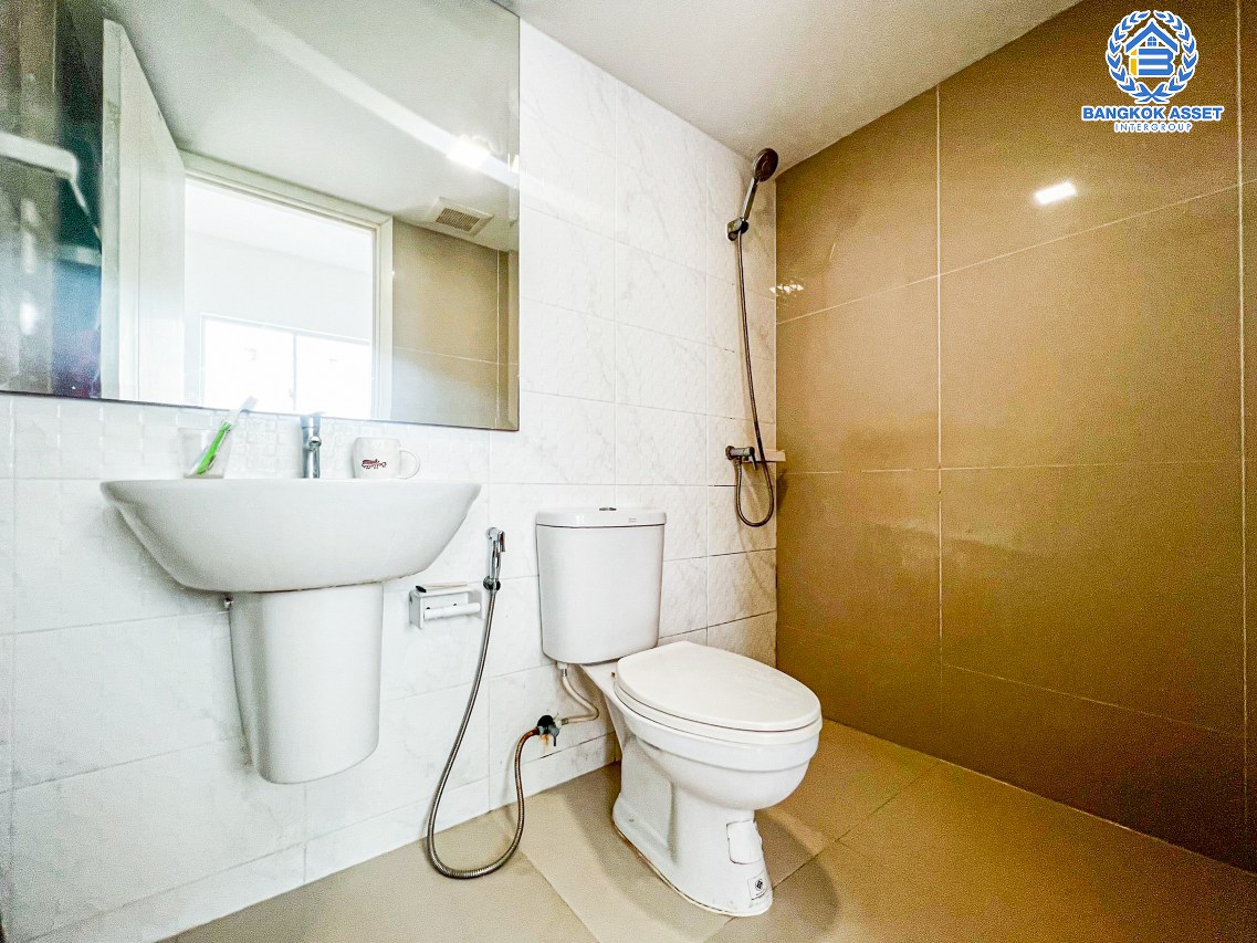 *****ทาวน์เฮ้าส์มือสองปทุมธานี โครงการ พฤกษาวิลล์84 พหลโยธิน เนื้อที่เกือบ 20 ตร.ว. ฟังก์ชัน 3 ห้องนอน 2 ห้องน้ำ 1 ที่จอดรถ บ้านสภาพดี บนทำเลดี เชื่อมต่อถนนปทุมธานี-บางเลน, ถนนพหลโยธิน ใกล้รถไฟฟ้าสายสีแดง "สถานีรังสิต" และจุดขึ้นทางด่วน "อุดรรัถยา"