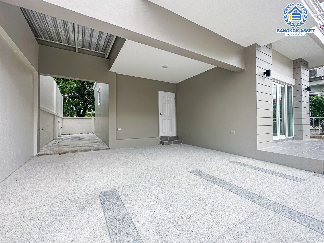 บ้านมือสองตกแต่งใหม่ โครงการ เพอร์เฟคพาร์ค วัดพระนอน จากแบรนด์ Property Perfect เนื้อที่ 36 ตร.ว. ฟังก์ชันจัดเต็ม 3 ห้องนอน 2 ห้องน้ำ 2 ที่จอดรถ พร้อม Facilities ครบครัน บนทำเลเชื่อมต่อถนนกาญจนาฯ ใกล้ทางด่วน ศรีรัช-วงแหวนฯ เซ็นทรัลเวสต์เกต และรถไฟฟ้าสายสีม่วง "สถานีตลาดบางใหญ่"