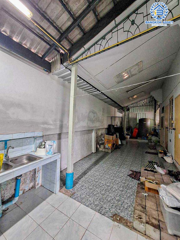 *****บ้านเดี่ยวมือสอง บ้านสีวลี ติวานนท์ เนื้อที่กว้าง 76.10 ตร.ว. ฟังก์ชัน 4 ห้องนอน 4 ห้องน้ำ 3 ที่จอดรถ บ้านสภาพเหมือนใหม่ บนทำเลเดินทางสะดวก เชื่อมต่อถนนชัยพฤกษ์ ถนนติวานนท์-ปทุมธานี ถนนแจ้งวัฒนะ-ปากเกร็ด ใกล้รถไฟฟ้าสายสีชมพู "สถานีแจ้งวัฒนะ" และจุดขึ้นทางด่วน "แจ้งวัฒนะ"