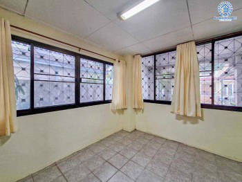 *****บ้านเดี่ยวมือสอง บ้านสีวลี ติวานนท์ เนื้อที่กว้าง 76.10 ตร.ว. ฟังก์ชัน 4 ห้องนอน 4 ห้องน้ำ 3 ที่จอดรถ บ้านสภาพเหมือนใหม่ บนทำเลเดินทางสะดวก เชื่อมต่อถนนชัยพฤกษ์ ถนนติวานนท์-ปทุมธานี ถนนแจ้งวัฒนะ-ปากเกร็ด ใกล้รถไฟฟ้าสายสีชมพู "สถานีแจ้งวัฒนะ" และจุดขึ้นทางด่วน "แจ้งวัฒนะ"