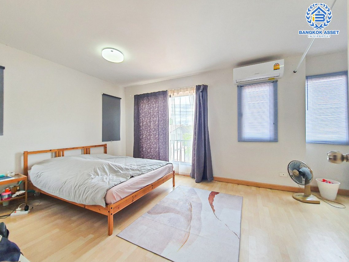 *****ทาวน์เฮ้าส์มือสองกรุงเทพมหานคร โครงการ เดอะคอนเนค37 วิภาวดี หลังมุม! เนื้อที่กว้าง 31.1 ตร.ว. ฟังก์ชัน 3 ห้องนอน 2 ห้องน้ำ 2 ที่จอดรถ บ้านสภาพสวย พร้อมเข้าอยู่ บนทำเลดี เชื่อมต่อ ถนนสรงประภา, ถนนแจ้งวัฒนะ ใกล้รถไฟฟ้าสายสีแดง "สถานีดอนเมือง" จองเลย!