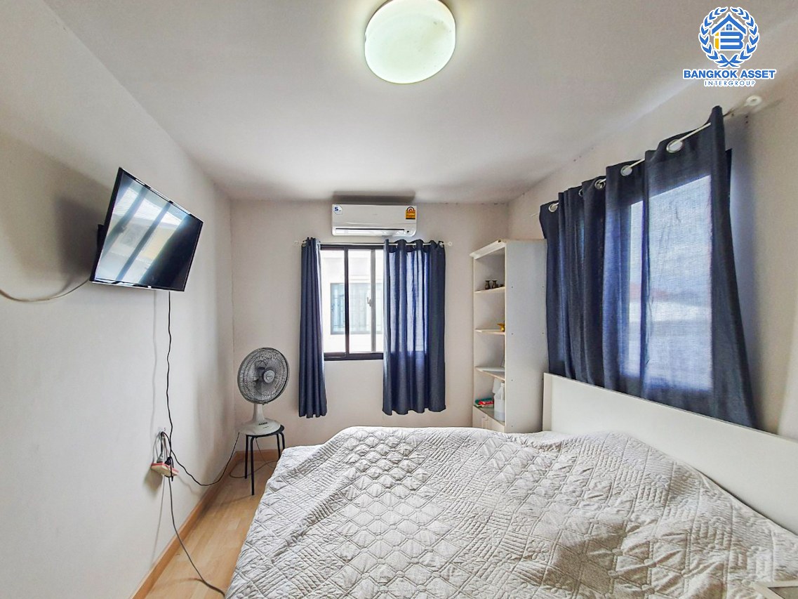 *****ทาวน์เฮ้าส์มือสองกรุงเทพมหานคร โครงการ เดอะคอนเนค37 วิภาวดี หลังมุม! เนื้อที่กว้าง 31.1 ตร.ว. ฟังก์ชัน 3 ห้องนอน 2 ห้องน้ำ 2 ที่จอดรถ บ้านสภาพสวย พร้อมเข้าอยู่ บนทำเลดี เชื่อมต่อ ถนนสรงประภา, ถนนแจ้งวัฒนะ ใกล้รถไฟฟ้าสายสีแดง "สถานีดอนเมือง" จองเลย!