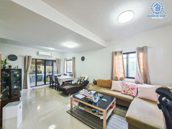 *****ทาวน์เฮ้าส์มือสองกรุงเทพมหานคร โครงการ เดอะคอนเนค37 วิภาวดี หลังมุม! เนื้อที่กว้าง 31.1 ตร.ว. ฟังก์ชัน 3 ห้องนอน 2 ห้องน้ำ 2 ที่จอดรถ บ้านสภาพสวย พร้อมเข้าอยู่ บนทำเลดี เชื่อมต่อ ถนนสรงประภา, ถนนแจ้งวัฒนะ ใกล้รถไฟฟ้าสายสีแดง "สถานีดอนเมือง" จองเลย!