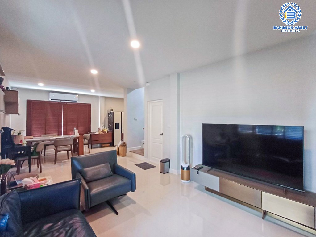 *****บ้านเดี่ยวมือสอง โครงการ เซนโทร สาทร-กัลปพฤกษ์ เนื้อที่กว้าง 52.60 ตร.ว. ฟังก์ชัน 4 ห้องนอน 3 ห้องน้ำ 2 ที่จอดรถ บ้านสภาพสวย พื้นที่กว้างขวาง พร้อมเข้าอยู่ โครงการตั้งบนทำเลดี เชื่อมต่อถนนเทอดไท ถนนราชพฤกษ์ ถนนบางแค ใกล้รถไฟฟ้าสายสีน้ำเงิน "สถานีบางแค"