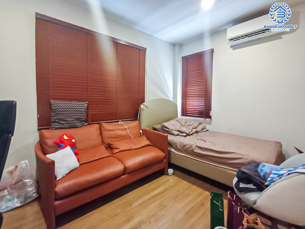 *****บ้านเดี่ยวมือสอง โครงการ เซนโทร สาทร-กัลปพฤกษ์ เนื้อที่กว้าง 52.60 ตร.ว. ฟังก์ชัน 4 ห้องนอน 3 ห้องน้ำ 2 ที่จอดรถ บ้านสภาพสวย พื้นที่กว้างขวาง พร้อมเข้าอยู่ โครงการตั้งบนทำเลดี เชื่อมต่อถนนเทอดไท ถนนราชพฤกษ์ ถนนบางแค ใกล้รถไฟฟ้าสายสีน้ำเงิน "สถานีบางแค"