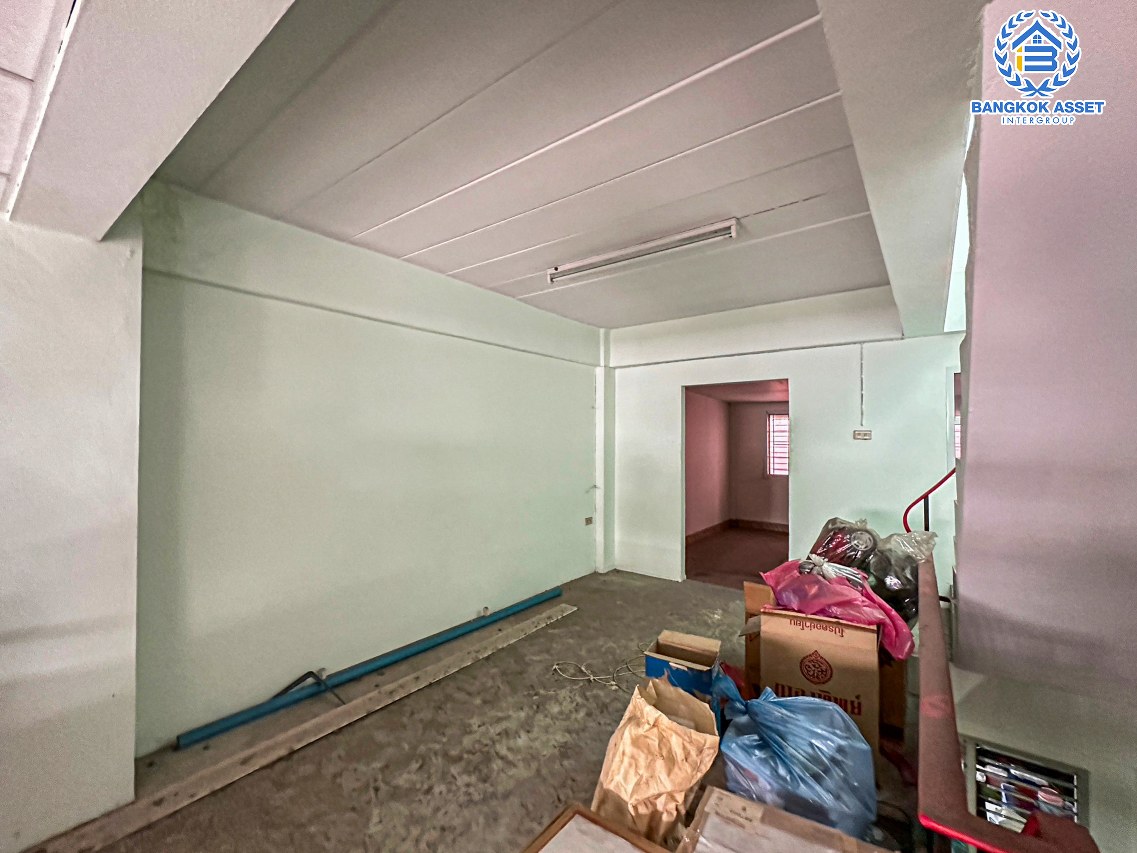 *****อาคารพาณิชย์มือสองนนทบุรี โครงการ บัวทองธานี บางกรวย-ไทรน้อย เนื้อที่กว้าง 42 ตร.ว. ฟังก์ชัน 4 ห้องนอน 4 ห้องน้ำ 2 ที่จอดรถ อาคารสภาพดี บนทำเลแห่งการเดินทาง เชื่อมต่อถนนกาญจนาภิเษก ใกล้รถไฟฟ้าสายสีม่วง "สถานีคลองบางไผ่" จองเลย!