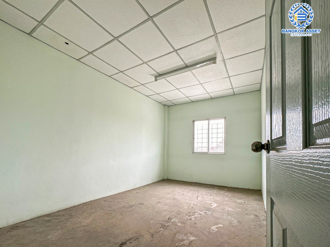 *****อาคารพาณิชย์มือสองนนทบุรี โครงการ บัวทองธานี บางกรวย-ไทรน้อย เนื้อที่กว้าง 42 ตร.ว. ฟังก์ชัน 4 ห้องนอน 4 ห้องน้ำ 2 ที่จอดรถ อาคารสภาพดี บนทำเลแห่งการเดินทาง เชื่อมต่อถนนกาญจนาภิเษก ใกล้รถไฟฟ้าสายสีม่วง "สถานีคลองบางไผ่" จองเลย!