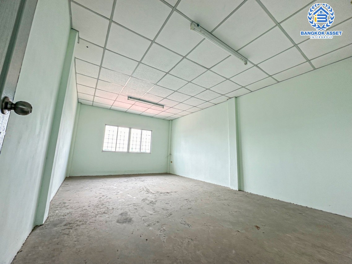 *****อาคารพาณิชย์มือสองนนทบุรี โครงการ บัวทองธานี บางกรวย-ไทรน้อย เนื้อที่กว้าง 42 ตร.ว. ฟังก์ชัน 4 ห้องนอน 4 ห้องน้ำ 2 ที่จอดรถ อาคารสภาพดี บนทำเลแห่งการเดินทาง เชื่อมต่อถนนกาญจนาภิเษก ใกล้รถไฟฟ้าสายสีม่วง "สถานีคลองบางไผ่" จองเลย!