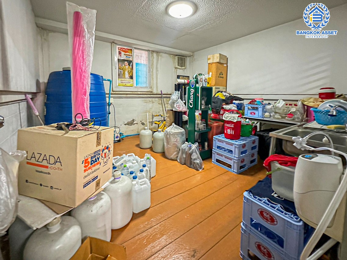 *****อาคารพาณิชย์มือสองนนทบุรี โครงการ บัวทองธานี บางกรวย-ไทรน้อย เนื้อที่กว้าง 42 ตร.ว. ฟังก์ชัน 4 ห้องนอน 4 ห้องน้ำ 2 ที่จอดรถ อาคารสภาพดี บนทำเลแห่งการเดินทาง เชื่อมต่อถนนกาญจนาภิเษก ใกล้รถไฟฟ้าสายสีม่วง "สถานีคลองบางไผ่" จองเลย!