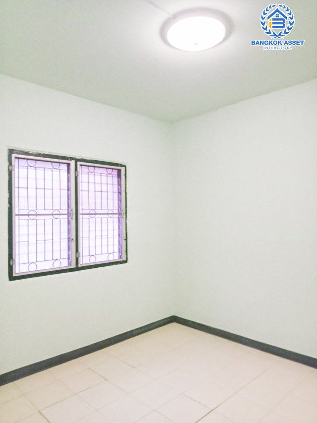 *****คอนโดมิเนียมมือสองกรุงเทพมหานคร โครงการ บ้านเอื้ออาทรบางเขน คลองถนน1 ห้องมุม! เนื้อที่กว้าง 31.85 ตร.ม. ฟังก์ชัน 1 ห้องนอน 1 ห้องน้ำ 1 ที่จอดรถ ห้องพร้อมอยู่ บนทำเลเดินทางสะดวก ใกล้รถไฟฟ้าสายสีเขียว "สถานีสะพานใหม่" และจุดขึ้นทางด่วน "สุขาภิบาล 5-2"