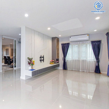 *****บ้านเดี่ยวมือสอง โครงการ ลภาวัน9 ชัยพฤกษ์-แจ้งวัฒนะ เนื้อที่ 60 ตร.ว. ฟังก์ชัน 3 ห้องนอน 2 ห้องน้ำ 2 ที่จอดรถ บ้านสภาพดีเยี่ยม พร้อมเข้าอยู่ บนทำเลเดินทางสะดวก เชื่อมต่อถนนราชพฤกษ์ ถนนรัตนาธิเบศร์ ถนนชัยพฤกษ์ ใกล้รถไฟฟ้าสายสีม่วง "สถานีบางพลู" และจุดขึ้นทางด่วน "ศรีรัช"