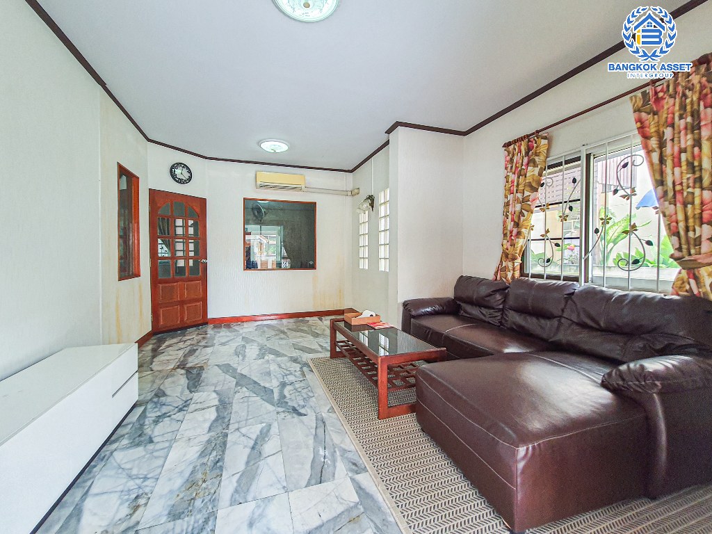 *****บ้านเดี่ยวมือสอง โครงการ ซื่อตรง บางใหญ่ เฟส1 เนื้อที่ 50 ตร.ว. ฟังก์ชัน 3 ห้องนอน 2 ห้องน้ำ 2 ที่จอดรถ บ้านสวย บรรยากาศเป็นส่วนตัว เหมาะกับไลฟ์สไตล์หลากหลาย บนทำเลเดินทางสะดวก เชื่อมต่อถนนบางบัวทอง-สุพรรณบุรี ถนนบางกรวย-ไทรน้อย ถนนวงแหวนตะวันตก ใกล้เซ็นทรัลแจ้งวัฒนะ