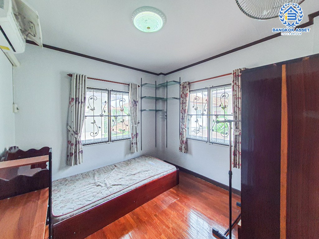 *****บ้านเดี่ยวมือสอง โครงการ ซื่อตรง บางใหญ่ เฟส1 เนื้อที่ 50 ตร.ว. ฟังก์ชัน 3 ห้องนอน 2 ห้องน้ำ 2 ที่จอดรถ บ้านสวย บรรยากาศเป็นส่วนตัว เหมาะกับไลฟ์สไตล์หลากหลาย บนทำเลเดินทางสะดวก เชื่อมต่อถนนบางบัวทอง-สุพรรณบุรี ถนนบางกรวย-ไทรน้อย ถนนวงแหวนตะวันตก ใกล้เซ็นทรัลแจ้งวัฒนะ