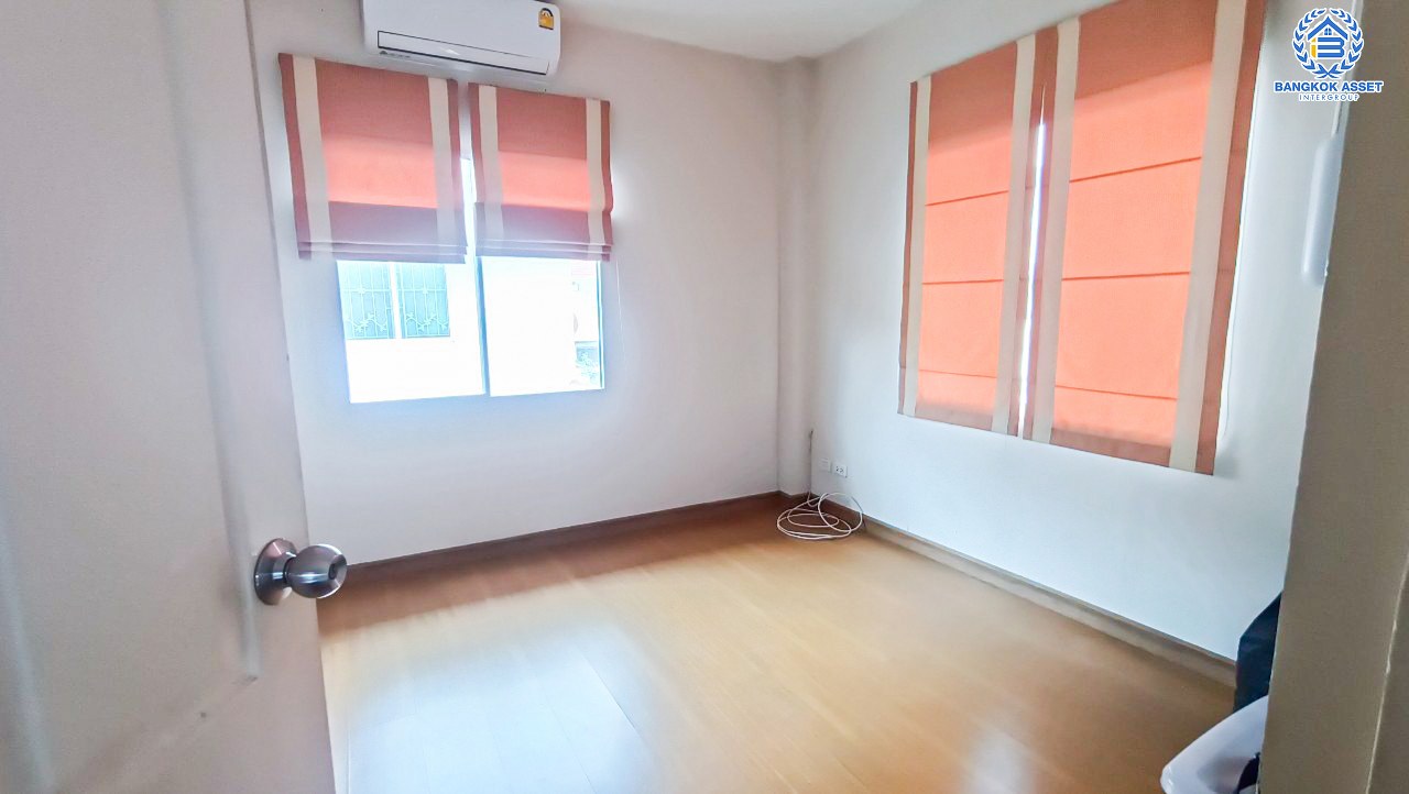 *****บ้านเดี่ยวมือสองนนทบุรี โครงการ เพอร์เฟคเพลส รัตนาธิเบศร์-สถานีไทรม้า เนื้อที่กว้าง 52 ตร.ว. ฟังก์ชัน 3 ห้องนอน 2 ห้องน้ำ 2 ที่จอดรถ ภายในโปร่งโล่งสบาย กับที่สุดแห่งทำเลโซนเมือง ติด ถนนรัตนาธิเบศร์ ใกล้รถไฟฟ้าสายสีม่วง "สถานีไทรม้า" เพียง 400 เมตร!!