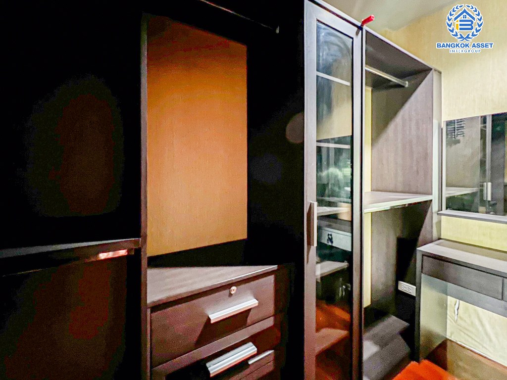 *****บ้านเดี่ยวมือสอง โครงการ โนเบิลวานา วัชรพล เนื้อที่กว้าง 65.60 ตร.ว. ฟังก์ชัน 2 ห้องนอน 3 ห้องน้ำ 2 ที่จอดรถ บ้านหลังใหญ่พื้นที่กว้างขวาง พร้อมข้าอยู่  บนทำเลดี เชื่อมต่อถนนวัชรพล ถนนจตุโชติ ถนนคู้บอน ใกล้รถไฟฟ้าสายสีชมพู "สถานีคู้บอน" และจุดขึ้นทางด่วน "รามอินทรา-อาจณรงค์"