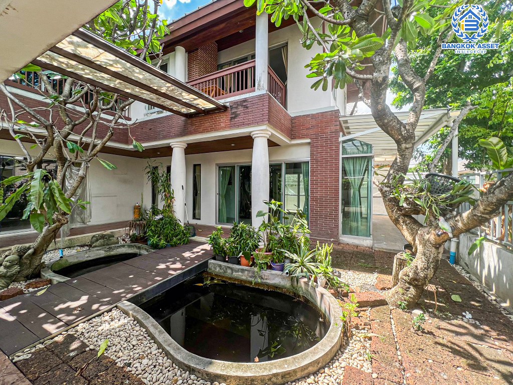 *****บ้านเดี่ยวมือสอง โครงการ โนเบิลวานา วัชรพล เนื้อที่กว้าง 65.60 ตร.ว. ฟังก์ชัน 2 ห้องนอน 3 ห้องน้ำ 2 ที่จอดรถ บ้านหลังใหญ่พื้นที่กว้างขวาง พร้อมข้าอยู่  บนทำเลดี เชื่อมต่อถนนวัชรพล ถนนจตุโชติ ถนนคู้บอน ใกล้รถไฟฟ้าสายสีชมพู "สถานีคู้บอน" และจุดขึ้นทางด่วน "รามอินทรา-อาจณรงค์"