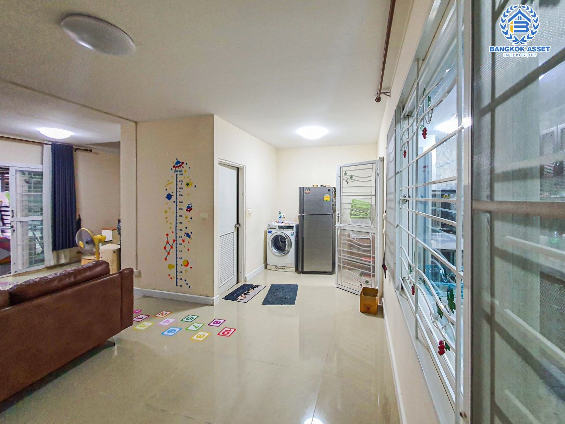 *****ทาวน์เฮ้าส์มือสองนนทบุรี โครงการ พฤกษาทาวน์ ราชพฤกษ์-พระราม5 เนื้อที่กว้าง 22.1 ตร.ว. ฟังก์ชัน 3 ห้องนอน 2 ห้องน้ำ 2 ที่จอดรถ แถมฟรี! 3 เครื่องปรับอากาศ 1 เครื่องทำน้ำอุ่น บนทำเลเดินทางสะดวก ติดถนนราชพฤกษ์ ใกล้รถไฟฟ้าสายสีม่วง  "สถานีบางรักใหญ่" จองเลย!