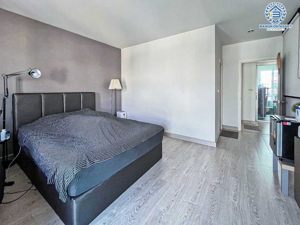 *****ทาวน์โฮม 3 ชั้นมือสอง โครงการ zebra zone งามวงศ์วาน6 แยก21 เนื้อที่กว้าง 22.20 ตร.ว. ฟังก์ชัน 4 ห้องนอน 4 ห้องน้ำ 2 ที่จอดรถ บ้านสวยตกแต่งโมเดิร์น พร้อมเข้าอยู่ บนทำเลใกล้เมือง เชื่อมต่อถนนรัตนาธิเบศร์ ถนนติวานนท์ ใกล้รถไฟฟ้าสายสีม่วง "สถานีกระทรวงสาธารณสุข " และจุดขึ้นทางด่วน "งามวงศ์วาน"