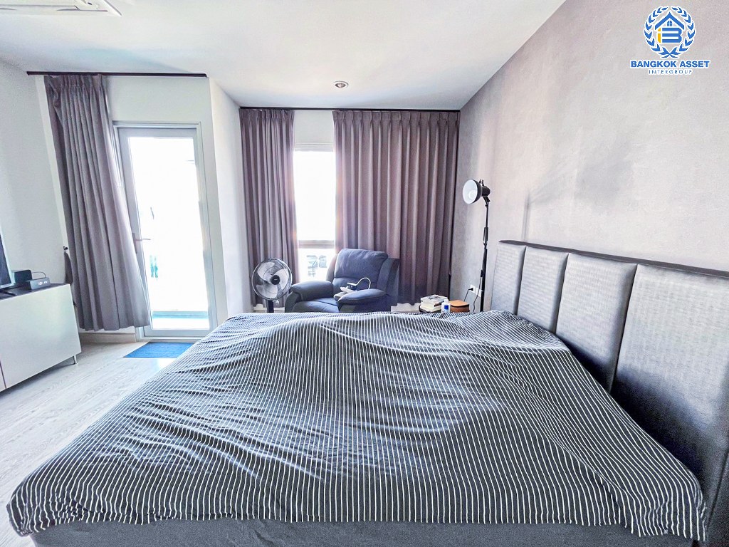 *****ทาวน์โฮม 3 ชั้นมือสอง โครงการ zebra zone งามวงศ์วาน6 แยก21 เนื้อที่กว้าง 22.20 ตร.ว. ฟังก์ชัน 4 ห้องนอน 4 ห้องน้ำ 2 ที่จอดรถ บ้านสวยตกแต่งโมเดิร์น พร้อมเข้าอยู่ บนทำเลใกล้เมือง เชื่อมต่อถนนรัตนาธิเบศร์ ถนนติวานนท์ ใกล้รถไฟฟ้าสายสีม่วง "สถานีกระทรวงสาธารณสุข " และจุดขึ้นทางด่วน "งามวงศ์วาน"