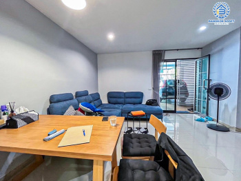 *****ทาวน์โฮม 3 ชั้นมือสอง โครงการ zebra zone งามวงศ์วาน6 แยก21 เนื้อที่กว้าง 22.20 ตร.ว. ฟังก์ชัน 4 ห้องนอน 4 ห้องน้ำ 2 ที่จอดรถ บ้านสวยตกแต่งโมเดิร์น พร้อมเข้าอยู่ บนทำเลใกล้เมือง เชื่อมต่อถนนรัตนาธิเบศร์ ถนนติวานนท์ ใกล้รถไฟฟ้าสายสีม่วง "สถานีกระทรวงสาธารณสุข " และจุดขึ้นทางด่วน "งามวงศ์วาน"