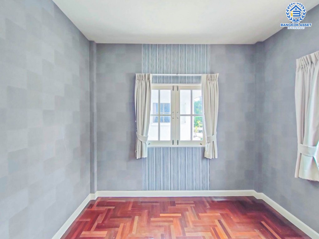 *****บ้านเดี่ยวมือสอง โครงการ เพอร์เฟคเพลส รัตนาธิเบศร์ เนื้อที่ 60 ตร.ว. ฟังก์ชัน 3 ห้องนอน 2 ห้องน้ำ 1 ที่จอดรถ ภายในตกแต่งโมเดิร์น พร้อมเข้าอยู่ บนทำเลเดินทางสะดวก เชื่อมต่อถนนรัตนาธิเบศร์ ถนนราชพฤกษ์ ถนนติวานนท์ ใกล้รถไฟฟ้าสายสีม่วง "สถานีบางรักน้อยท่าอิฐ" และจุดขึ้นทางด่วน "ศรีรัช"