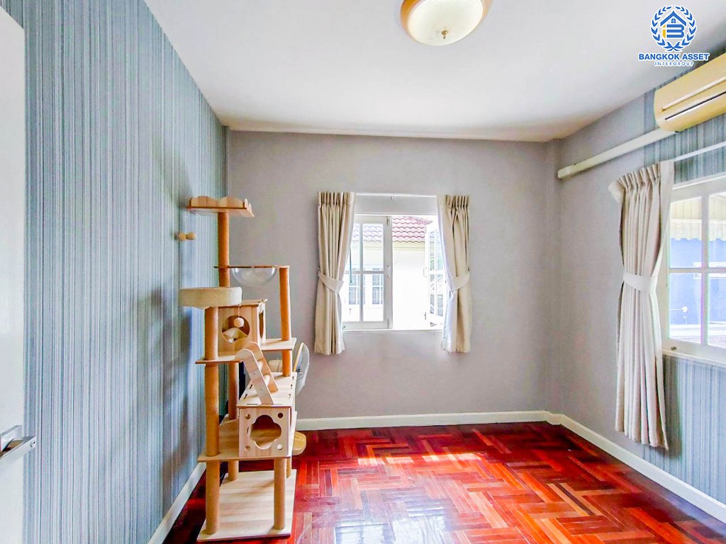 *****บ้านเดี่ยวมือสอง โครงการ เพอร์เฟคเพลส รัตนาธิเบศร์ เนื้อที่ 60 ตร.ว. ฟังก์ชัน 3 ห้องนอน 2 ห้องน้ำ 1 ที่จอดรถ ภายในตกแต่งโมเดิร์น พร้อมเข้าอยู่ บนทำเลเดินทางสะดวก เชื่อมต่อถนนรัตนาธิเบศร์ ถนนราชพฤกษ์ ถนนติวานนท์ ใกล้รถไฟฟ้าสายสีม่วง "สถานีบางรักน้อยท่าอิฐ" และจุดขึ้นทางด่วน "ศรีรัช"