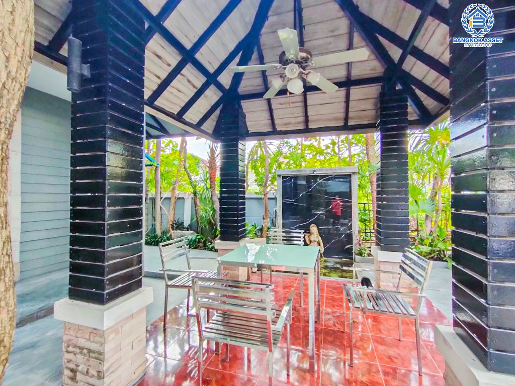 *****บ้านเดี่ยวมือสอง โครงการ เพอร์เฟคเพลส รัตนาธิเบศร์ เนื้อที่ 60 ตร.ว. ฟังก์ชัน 3 ห้องนอน 2 ห้องน้ำ 1 ที่จอดรถ ภายในตกแต่งโมเดิร์น พร้อมเข้าอยู่ บนทำเลเดินทางสะดวก เชื่อมต่อถนนรัตนาธิเบศร์ ถนนราชพฤกษ์ ถนนติวานนท์ ใกล้รถไฟฟ้าสายสีม่วง "สถานีบางรักน้อยท่าอิฐ" และจุดขึ้นทางด่วน "ศรีรัช"