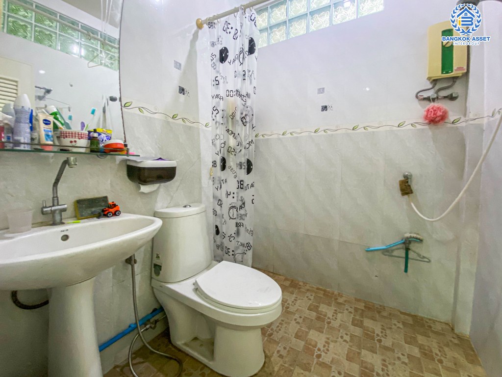 *****บ้านเดี่ยวมือสอง โครงการ ภัสสร11 ประชาชื่น เนื้อที่ 60 ตร.ว. ฟังก์ชัน 5 ห้องนอน 4 ห้องน้ำ 2 ที่จอดรถ บ้านสภาพดีเยี่ยม พร้อมเข้าอยู่ บนทำเลเดินทางสะดวก เชื่อมต่อถนนแจ้งวัฒนะ ถนนสามัคคี ถนนงามวงศ์วาน ใกล้รถไฟฟ้าสายสีแดง "สถานีบางเขน" และจุดขึ้นทางด่วน "งามวงศ์วาน"