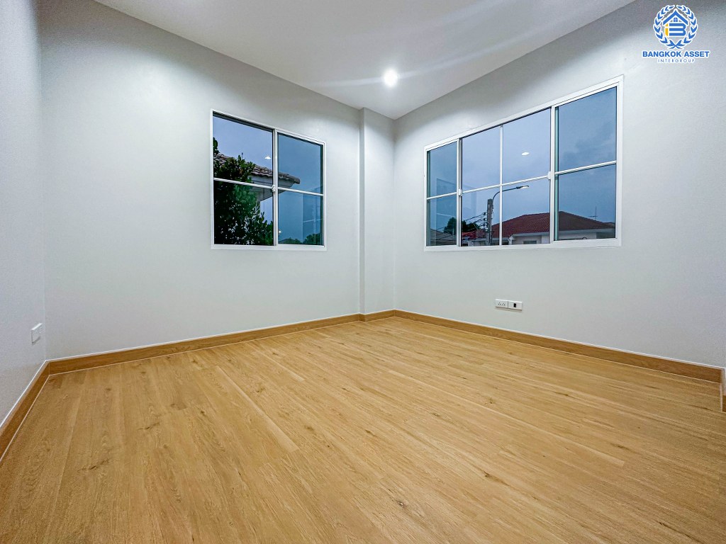 *****บ้านเดี่ยวมือสอง มัณฑนา ปิ่นเกล้า-พระราม5 หลังมุม เนื้อที่ 63 ตร.ว. ฟังก์ชัน 3 ห้องนอน 2 ห้องน้ำ 2 ที่จอดรถ บ้านหลังใหญ่สภาพดีเยี่ยม สิ่งแนวยความสะดวกโครงการครบครัน บนทำเลเดินทางสะดวก เชื่อมต่อถนนพระราม5-นครอินทร์ ถนนสวนผัก ถนนกาญจนาภิเษก ใกล้เดอะวอล์ค ราชพฤกษ์