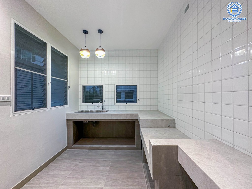 *****บ้านเดี่ยวมือสอง มัณฑนา ปิ่นเกล้า-พระราม5 หลังมุม เนื้อที่ 63 ตร.ว. ฟังก์ชัน 3 ห้องนอน 2 ห้องน้ำ 2 ที่จอดรถ บ้านหลังใหญ่สภาพดีเยี่ยม สิ่งแนวยความสะดวกโครงการครบครัน บนทำเลเดินทางสะดวก เชื่อมต่อถนนพระราม5-นครอินทร์ ถนนสวนผัก ถนนกาญจนาภิเษก ใกล้เดอะวอล์ค ราชพฤกษ์