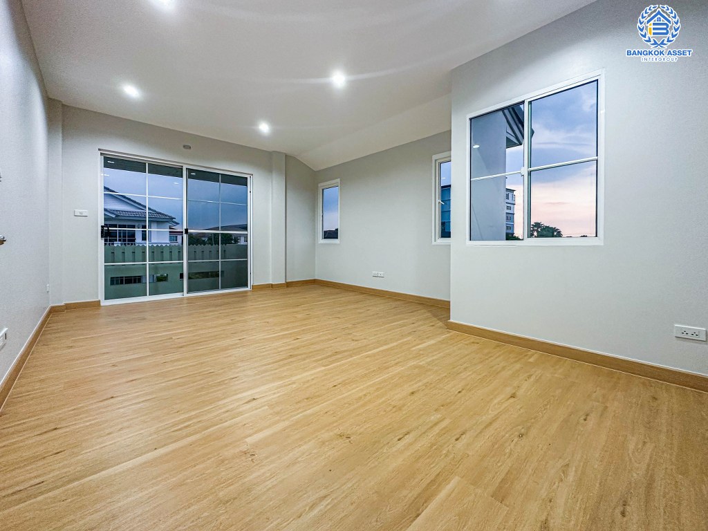 *****บ้านเดี่ยวมือสอง มัณฑนา ปิ่นเกล้า-พระราม5 หลังมุม เนื้อที่ 63 ตร.ว. ฟังก์ชัน 3 ห้องนอน 2 ห้องน้ำ 2 ที่จอดรถ บ้านหลังใหญ่สภาพดีเยี่ยม สิ่งแนวยความสะดวกโครงการครบครัน บนทำเลเดินทางสะดวก เชื่อมต่อถนนพระราม5-นครอินทร์ ถนนสวนผัก ถนนกาญจนาภิเษก ใกล้เดอะวอล์ค ราชพฤกษ์