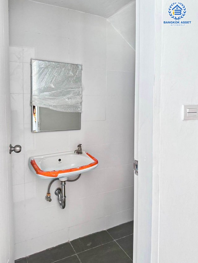 *****ทาวน์เฮ้าส์มือสองพระนครศรีอยุธยา โครงการ เดอะริช บางปะอิน เนื้อที่กว้าง 22.2 ตร.ว. ฟังก์ชัน 3 ห้องนอน 2 ห้องน้ำ 2 ที่จอดรถ บ้านพร้อมอยู่ แถมฟรี! 1 เครื่องปรับอากาศ บนทำเลดี เชื่อมต่อ ถนนอุดมสรยุทธ์ ใกล้จุดขึ้นทางด่วน "บางปะอิน" จองเลย