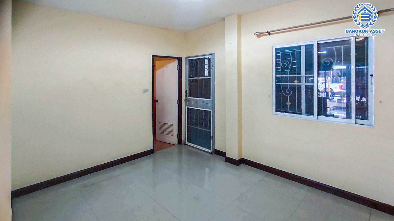 *****ทาวน์เฮ้าส์มือสองนนทบุรี โครงการ ซื่อตรง บางใหญ่ เฟส2 เนื้อที่กว้าง 22 ตร.ว. ฟังก์ชัน 3 ห้องนอน 2 ห้องน้ำ 2 ที่จอดรถ บ้านสภาพดี บนทำเลแห่งการเดินทางเชื่อมต่อถนนชัยพฤกษ์, ถนนบางบัวทอง-สุพรรณบุรี ราคาถูกสุดในย่านนี้