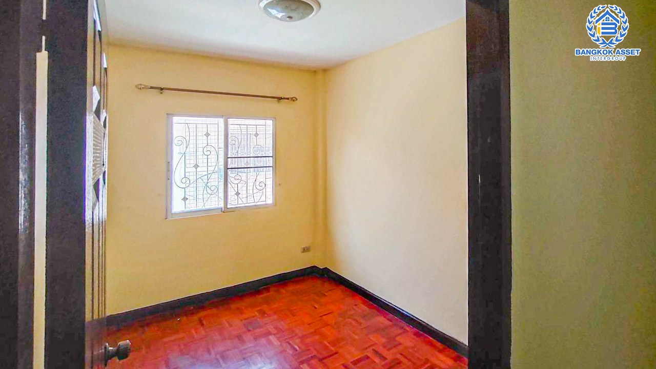 *****ทาวน์เฮ้าส์มือสองนนทบุรี โครงการ ซื่อตรง บางใหญ่ เฟส2 เนื้อที่กว้าง 22 ตร.ว. ฟังก์ชัน 3 ห้องนอน 2 ห้องน้ำ 2 ที่จอดรถ บ้านสภาพดี บนทำเลแห่งการเดินทางเชื่อมต่อถนนชัยพฤกษ์, ถนนบางบัวทอง-สุพรรณบุรี ราคาถูกสุดในย่านนี้