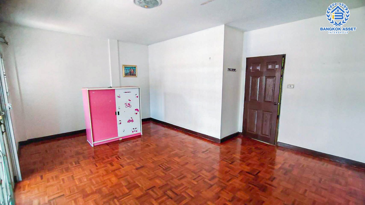 *****ทาวน์เฮ้าส์มือสองนนทบุรี โครงการ ซื่อตรง บางใหญ่ เฟส2 เนื้อที่กว้าง 22 ตร.ว. ฟังก์ชัน 3 ห้องนอน 2 ห้องน้ำ 2 ที่จอดรถ บ้านสภาพดี บนทำเลแห่งการเดินทางเชื่อมต่อถนนชัยพฤกษ์, ถนนบางบัวทอง-สุพรรณบุรี ราคาถูกสุดในย่านนี้