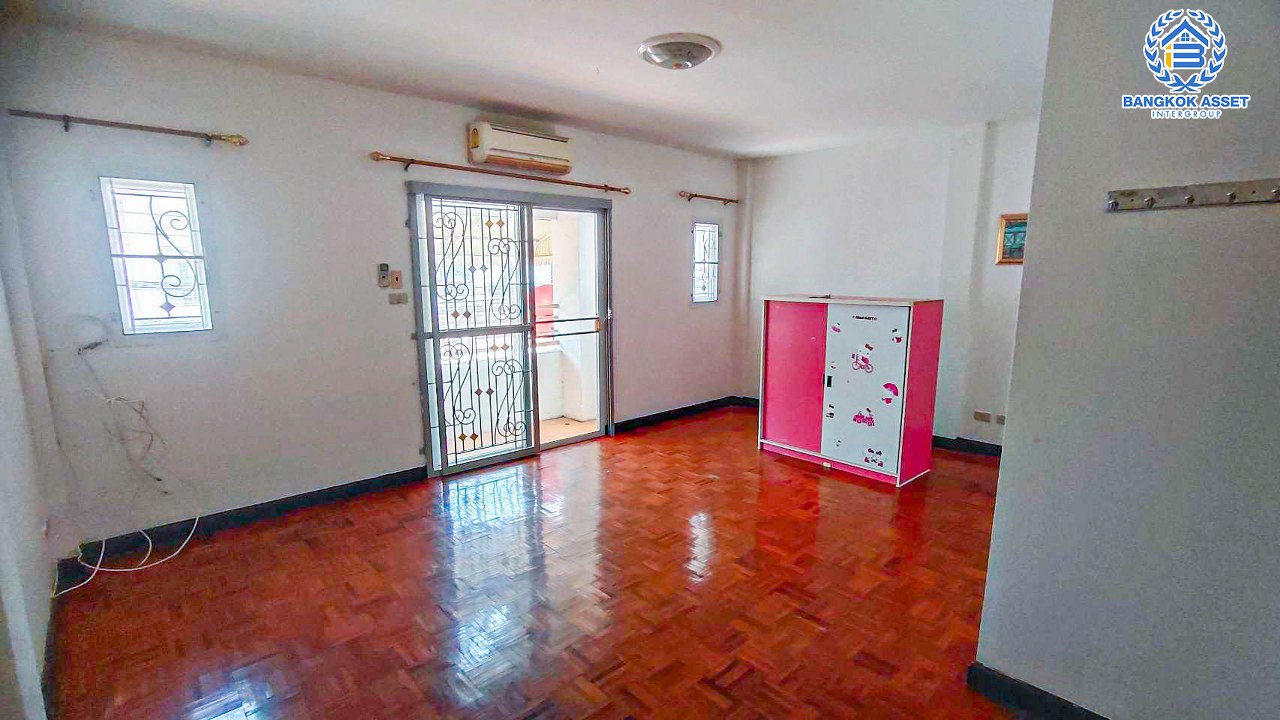 *****ทาวน์เฮ้าส์มือสองนนทบุรี โครงการ ซื่อตรง บางใหญ่ เฟส2 เนื้อที่กว้าง 22 ตร.ว. ฟังก์ชัน 3 ห้องนอน 2 ห้องน้ำ 2 ที่จอดรถ บ้านสภาพดี บนทำเลแห่งการเดินทางเชื่อมต่อถนนชัยพฤกษ์, ถนนบางบัวทอง-สุพรรณบุรี ราคาถูกสุดในย่านนี้