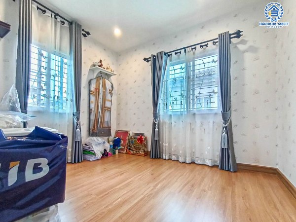 *****บ้านเดี่ยวมือสอง โครงการ เดอะแพลนท์ เทพารักษ์-บางนา หลังมุม เนื้อที่ 63 ตร.ว. ฟังก์ชัน 3 ห้องนอน 2 ห้องน้ำ 2 ที่จอดรถ ภายในสภาพสวย พื้นที่รอบบ้านกว้างขวาง เชื่อมต่อถนนเทพารักษ์ ถนนศรีนครินทร์ ถนนกิ่งแก้ว ใกล้สนามบินสุวรรณภูมิ และจุดขึ้นทางด่วน "บูรพาวิถี"