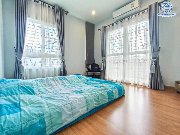 *****บ้านเดี่ยวมือสอง โครงการ เดอะแพลนท์ เทพารักษ์-บางนา หลังมุม เนื้อที่ 63 ตร.ว. ฟังก์ชัน 3 ห้องนอน 2 ห้องน้ำ 2 ที่จอดรถ ภายในสภาพสวย พื้นที่รอบบ้านกว้างขวาง เชื่อมต่อถนนเทพารักษ์ ถนนศรีนครินทร์ ถนนกิ่งแก้ว ใกล้สนามบินสุวรรณภูมิ และจุดขึ้นทางด่วน "บูรพาวิถี"