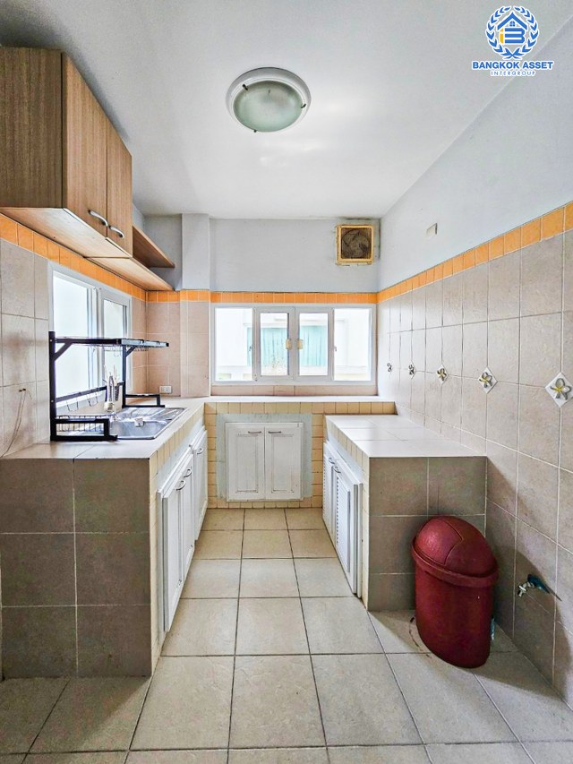 *****บ้านเดี่ยวมือสองนนทบุรี โครงการ เดอะเซนโทร รัตนาธิเบศร์ เนื้อที่กว้างเกือบ 51 ตร.ว. ฟังก์ชัน 3 ห้องนอน 3 ห้องน้ำ 2 ที่จอดรถ บ้านบิวท์อินพร้อมอยู่ สภาพแวดล้อมดี บนทำเลเดินทางสะดวก ใกล้รถไฟฟ้าสายสีม่วง "สถานีบางพลู" และทางด่วน "งามวงศ์วาน" จองเลย!