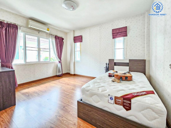 *****บ้านเดี่ยวมือสองนนทบุรี โครงการ เดอะเซนโทร รัตนาธิเบศร์ เนื้อที่กว้างเกือบ 51 ตร.ว. ฟังก์ชัน 3 ห้องนอน 3 ห้องน้ำ 2 ที่จอดรถ บ้านบิวท์อินพร้อมอยู่ สภาพแวดล้อมดี บนทำเลเดินทางสะดวก ใกล้รถไฟฟ้าสายสีม่วง "สถานีบางพลู" และทางด่วน "งามวงศ์วาน" จองเลย!