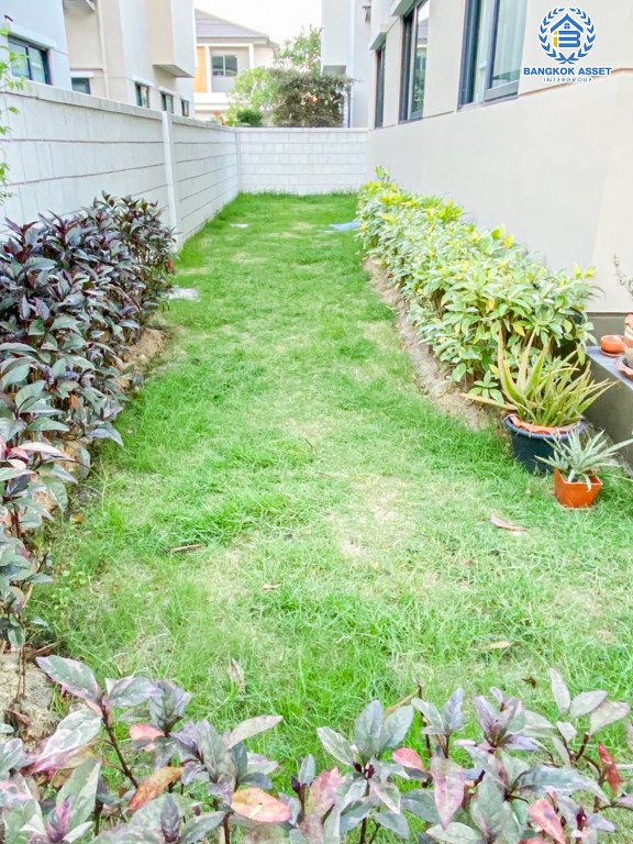 *****บ้านแฝดมือสอง โครงการ เซนโทร อ่อนนุช-สุวรรณภูมิ เนื้อที่กว้าง 35.50 ตร.ว. ฟังก์ชัน 3 ห้องนอน 2 ห้องน้ำ 1 ที่จอดรถ บ้านสภาพสวยพร้อมเข้าอยู่ บนทำเลเดินทางสะดวก เชื่อมต่อถนนลาดกระบัง ถนนกิ่งแก้ว ถนนวงแหวนรอบนอก(ตะวันออก) ใกล้ Airport Link "สถานีลาดกระบัง" และจุดขึ้นทางด่วน "บูรพาวิถี"