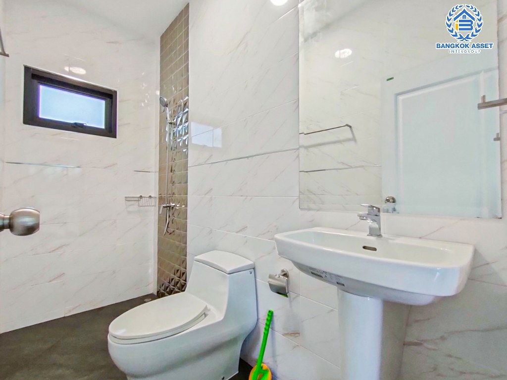 *****บ้านเดี่ยวมือสอง โครงการ เดอะโซเชียลพลัส เพชรเกษม-สามพราน เนื้อที่ 50.80 ตร.ว. ฟังก์ชัน 3 ห้องนอน 4 ห้องน้ำ 2 ที่จอดรถ ภายในสภาพดีเยี่ยม มีพื้นที่รอบบ้าน แถมฟรี! เครื่องปรับอากาศ บนทำเลเดินทางสะดวก เชื่อมต่อถนนเพชรเกษม ถนนบรมราชชนนี