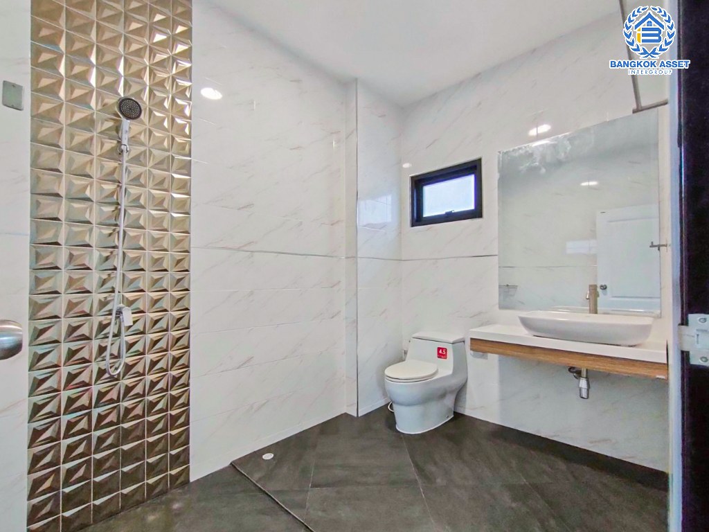 *****บ้านเดี่ยวมือสอง โครงการ เดอะโซเชียลพลัส เพชรเกษม-สามพราน เนื้อที่ 50.80 ตร.ว. ฟังก์ชัน 3 ห้องนอน 4 ห้องน้ำ 2 ที่จอดรถ ภายในสภาพดีเยี่ยม มีพื้นที่รอบบ้าน แถมฟรี! เครื่องปรับอากาศ บนทำเลเดินทางสะดวก เชื่อมต่อถนนเพชรเกษม ถนนบรมราชชนนี